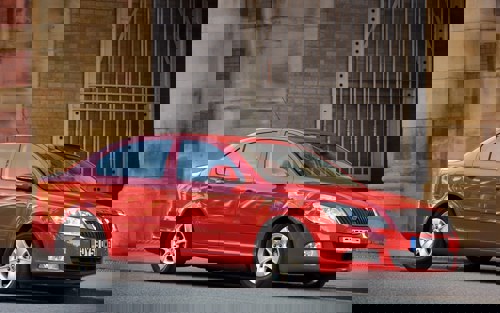 Skoda Octavia Mk2 — static front three-quarter